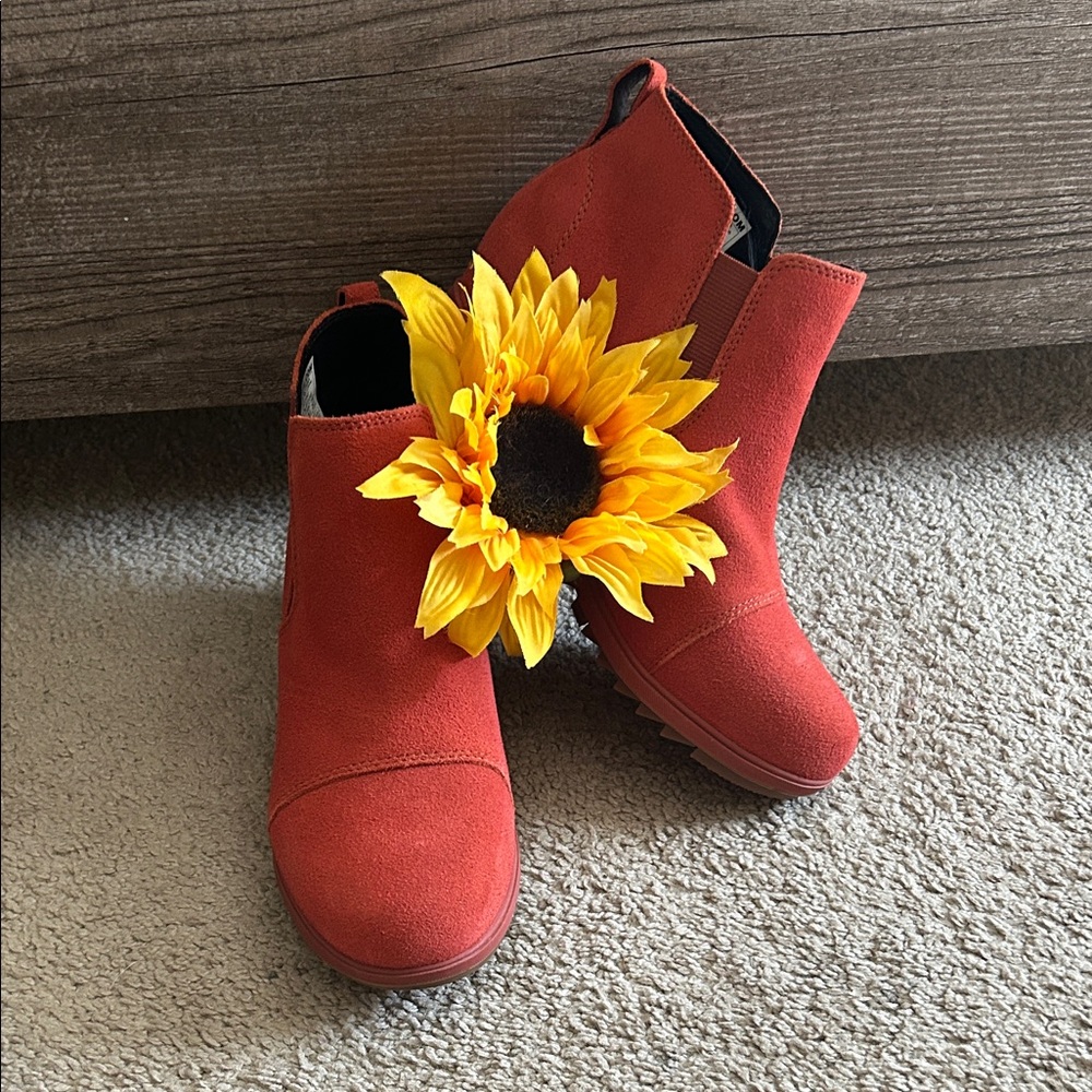 Burnt Orange Sorel Booties NEW!